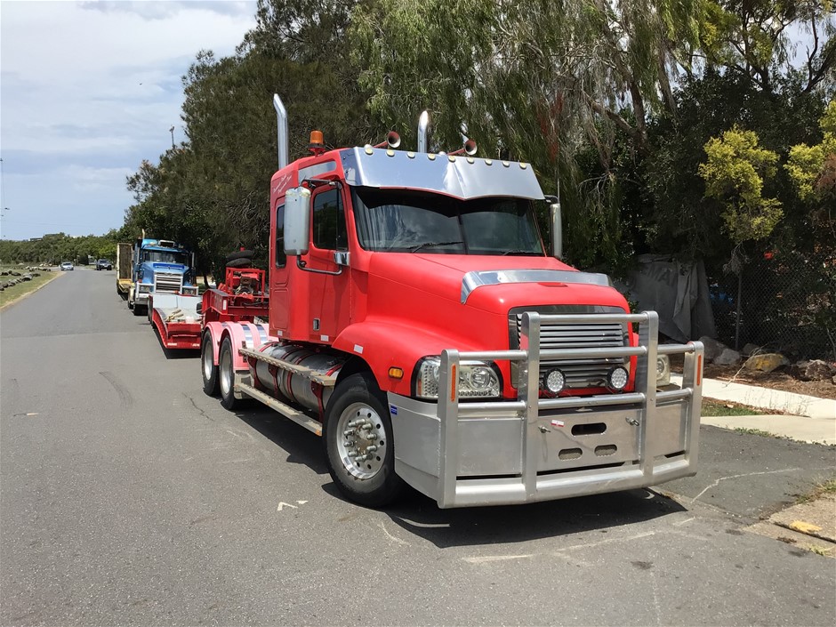 2000 Freightliner FLX 6 x 4 Prime Mover Truck