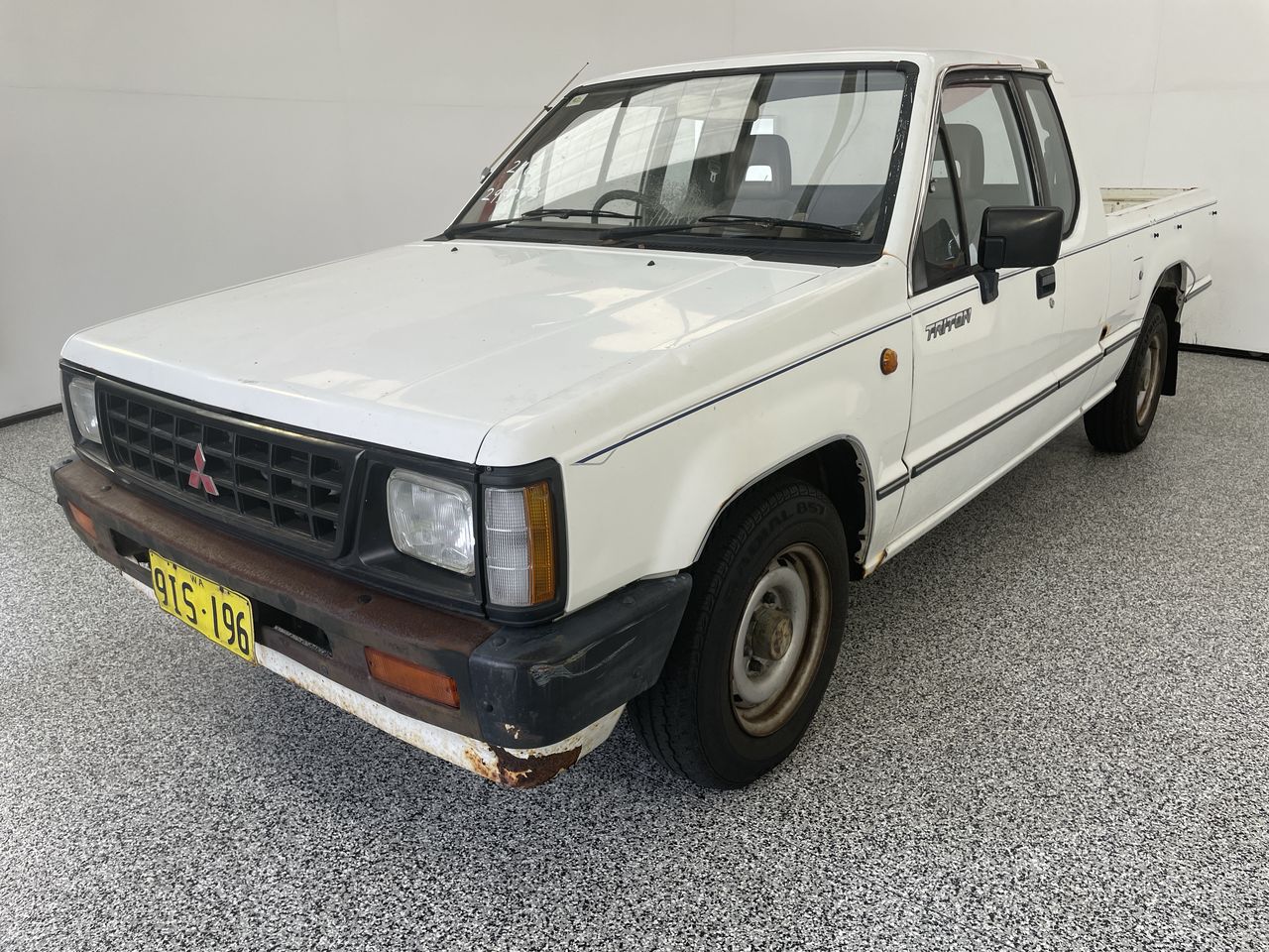 1991 Mitsubishi Triton Manual Utility