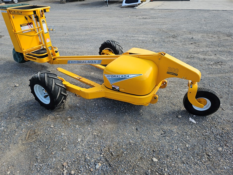  No Reserve: 2015 Hydralada 300H Compact Boom Lift