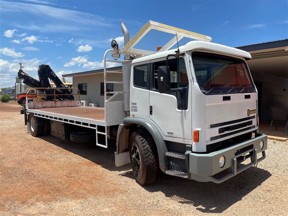 2001 International ACCO 2350 G 4 x 2 Crane Truck Auction (00028018162) Grays Australia