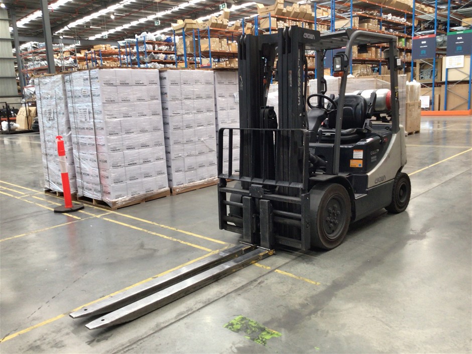 2011 Crown CG25P PRO5 4 Wheel Counterbalance Forklift 