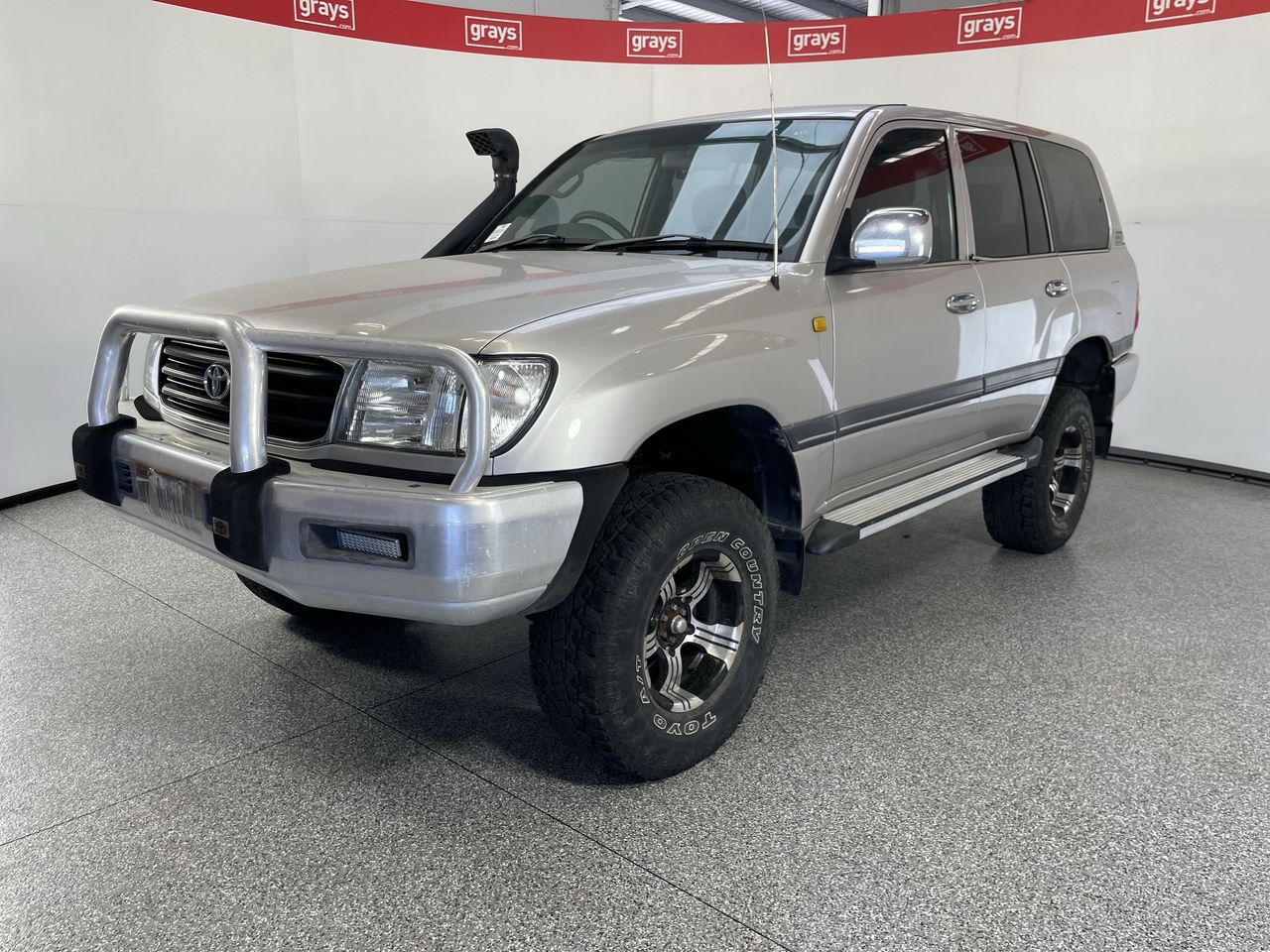 2001 Toyota Landcruiser GXL (4x4) HZJ105R Manual 8 Seats Wagon Auction ...