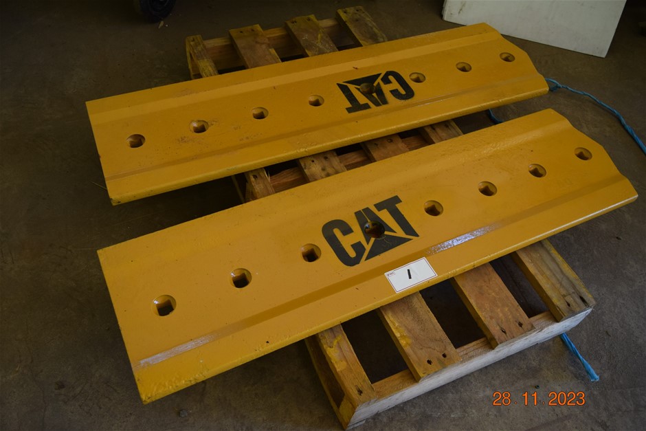 Unused CAT D9 & Grader Cutting Edges & D9 Ripper Tip & More