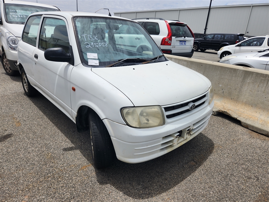 2000 Daihatsu HANDIVAN L701 Manual Van Auction (0001-9051391) | Grays ...
