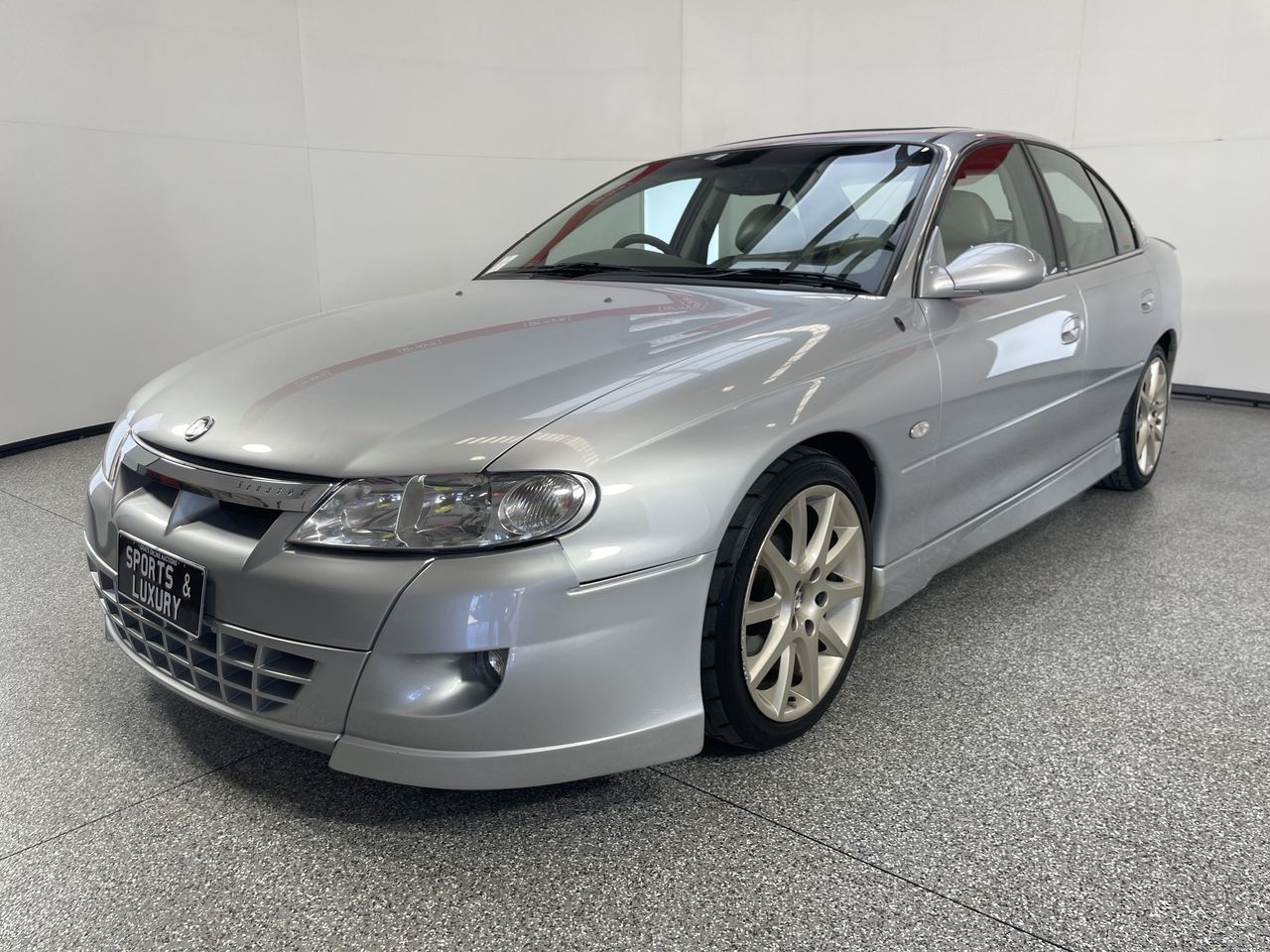 2001 HSV Senator Signature VX Manual Sedan
