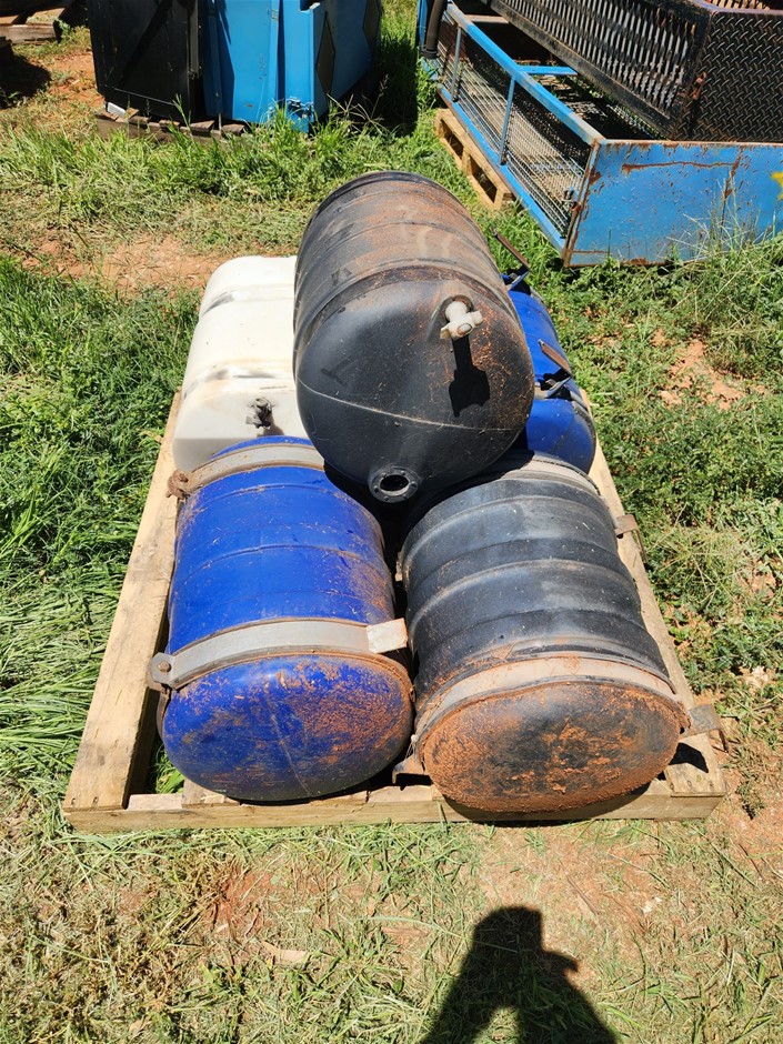 5 X Assorted Truck Under Tray Water Tanks Auction (00865055218