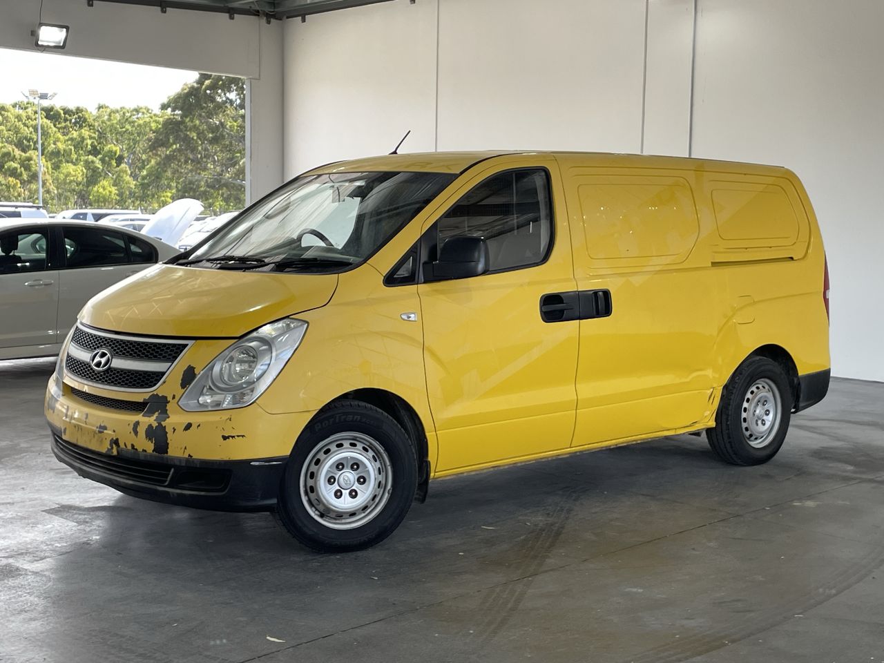 2014 Hyundai iLOAD TQ Turbo Diesel Automatic Van Auction (0001-21018818 ...