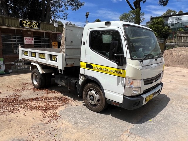 2020 Mitsubishi Canter 815 4 x 2 Tipper Truck (Non-Runner)