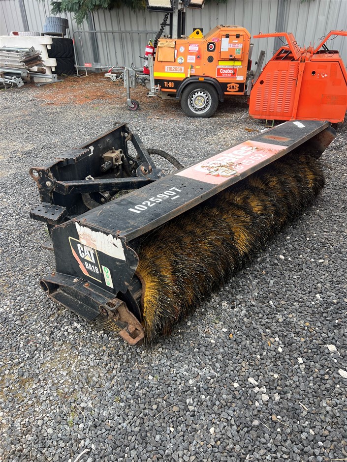 CATERPILLAR Angle Broom BA18 Skid Steer Loader Sweeper Attachment