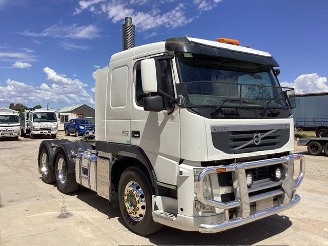 Mildura Region - Volvo Prime Mover, Hino & Mitsubishi Trucks