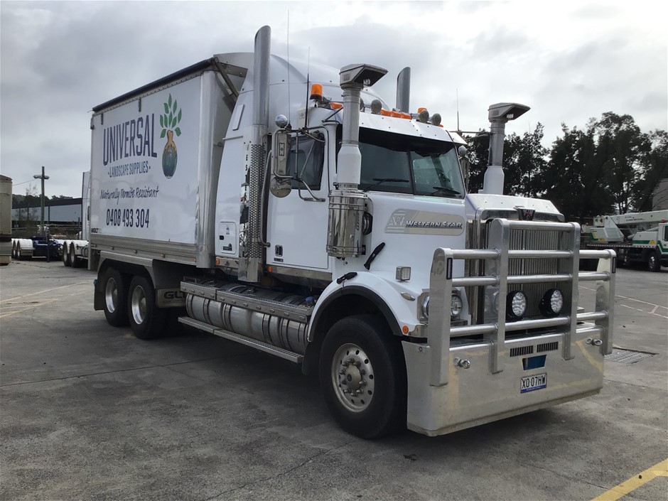 2023 Freightliner Cascadia NG 6 x 4 Prime Mover Truck