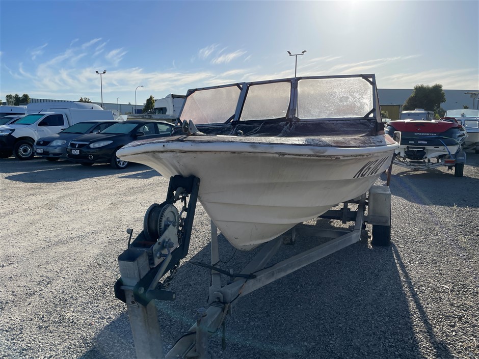 UNKNOWN POWER BOAT - NO RESERVE