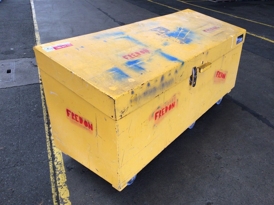 Storage Containers, EZYSTRUT Risers and Pallet Of Brackets