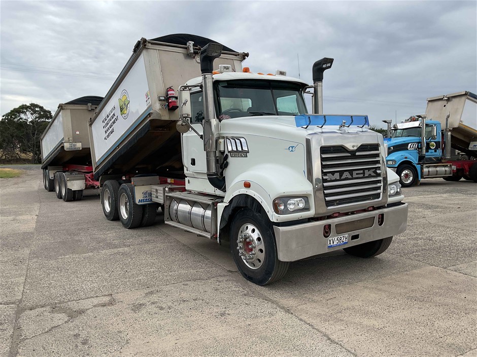 2008 Mack Tipper Truck with 2008 Hercules HEDT-4 Quadaxle Tipper ...