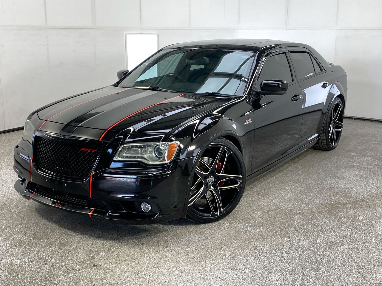 2012 Chrysler 300 SRT8 LX Automatic Sedan Auction (000121022820