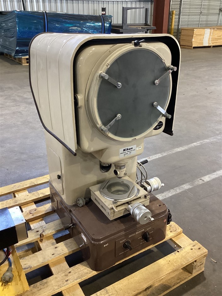 Nikon Profile Projector