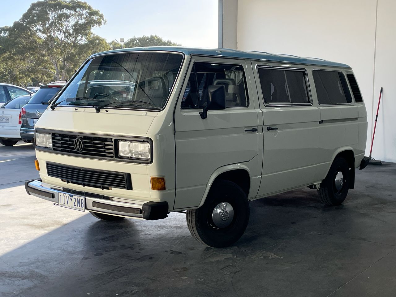 1991 Volkswagen Caravelle GL Automatic Van Auction (0001-21023016 ...