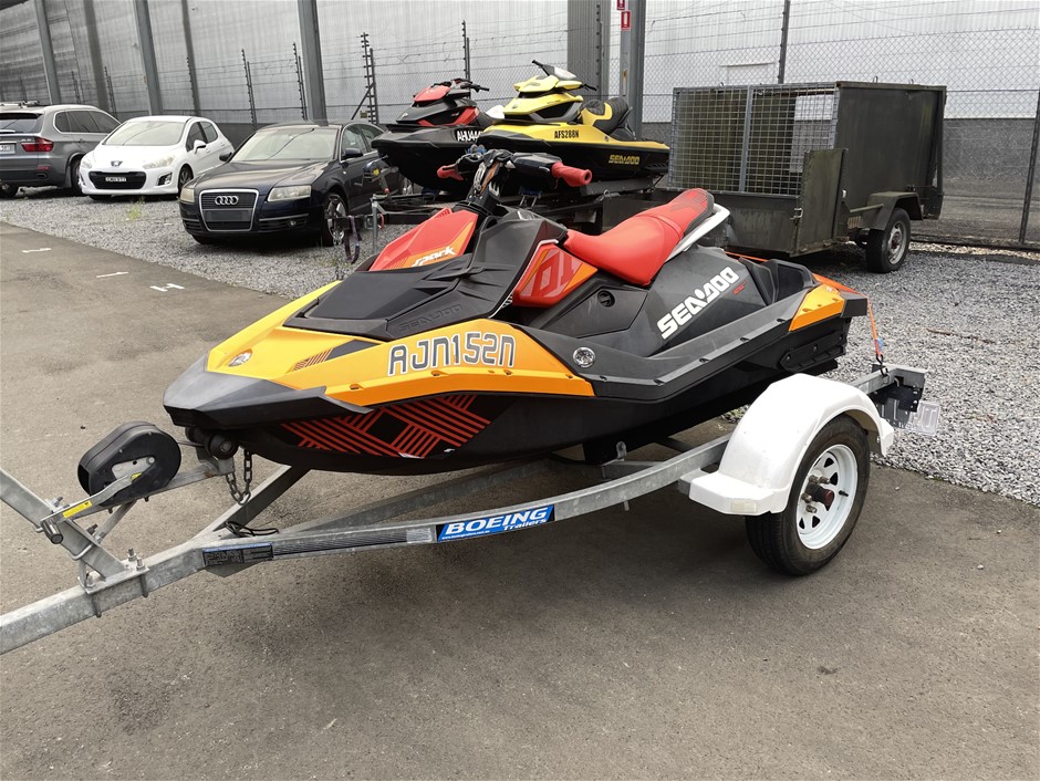 2018 SEADOO SPARK TRIXX 2UP JETSKI- NO RESERVE