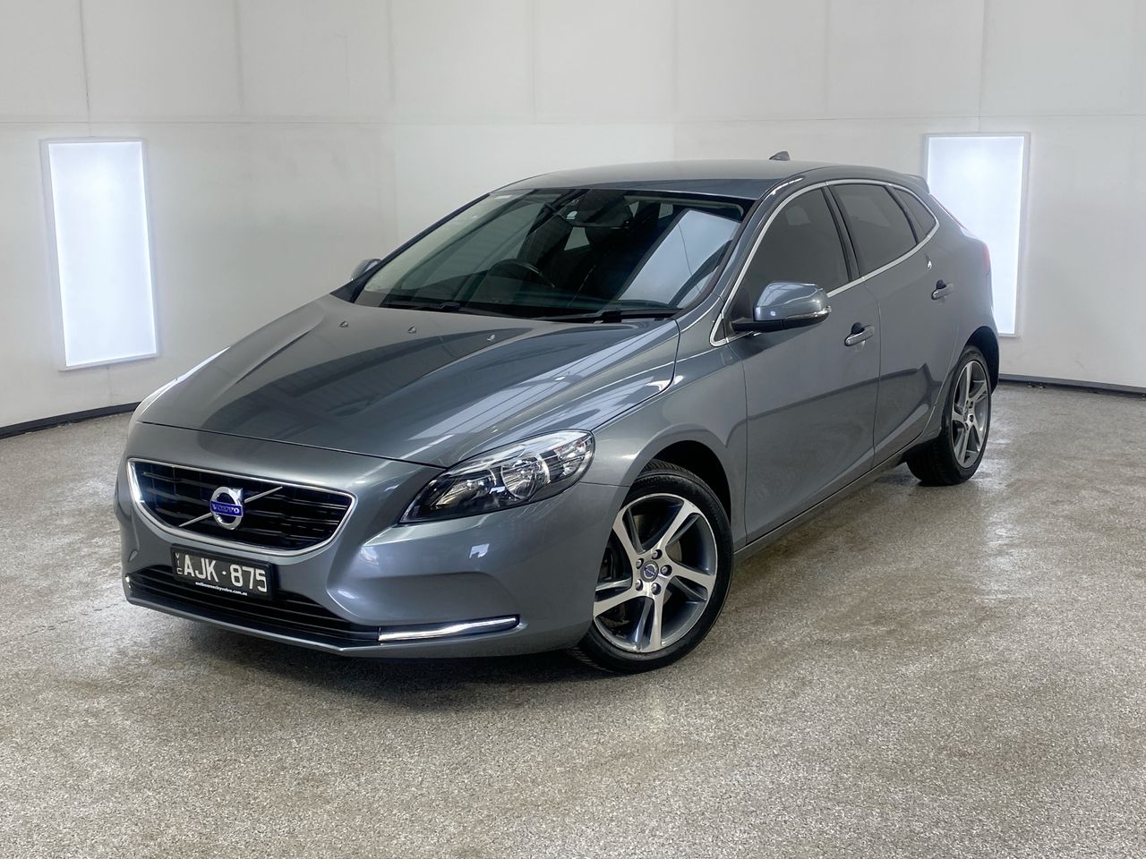 2015 Volvo V40 T3 KINETIC Automatic Wagon Auction (0001-21023423 ...