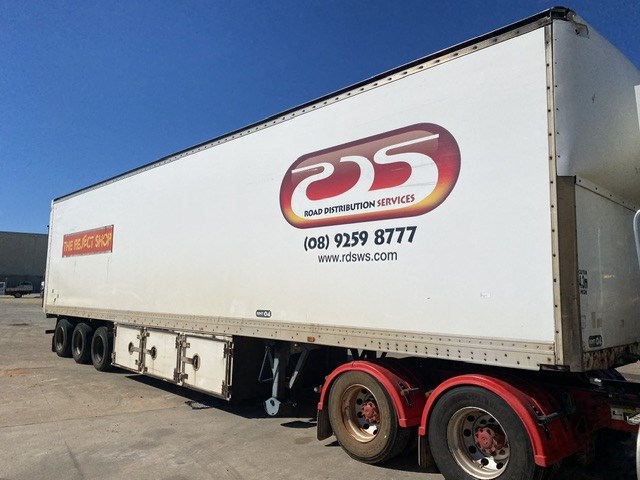 Dry Freight Triaxle Trailer, 6x4 Prime Mover, Tyres, Trailer
