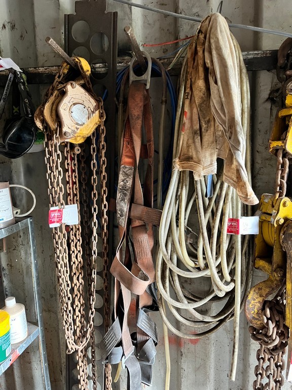 Bulk Lot of Chain Hoist & Sundries Auction (0134-5056144) | Grays Australia