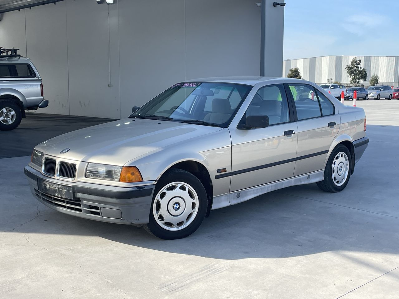 1992 BMW 318i E36 Manual Sedan