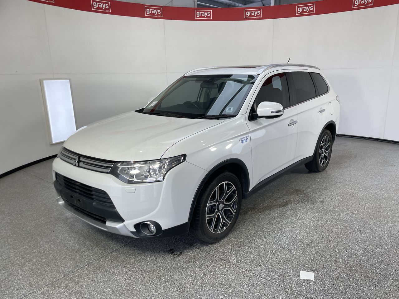 2014 Mitsubishi Outlander ASPIRE PHEV 4WD ZJ Direct Drive Wagon Auction ...