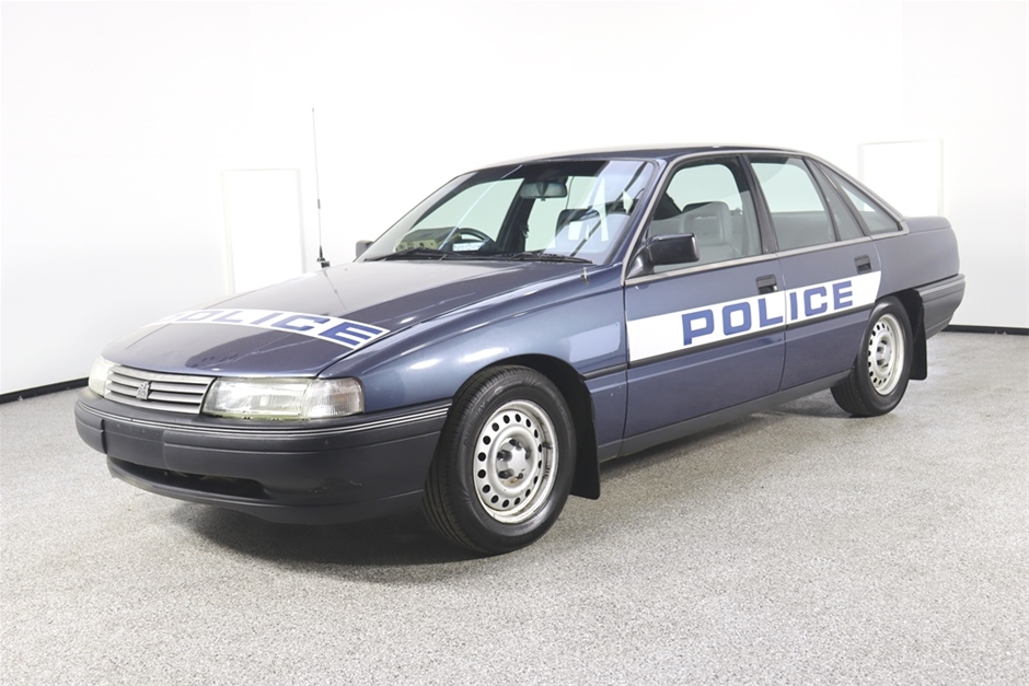 1989 Holden VN Commodore Executive (BT1) V8 Manual Sedan