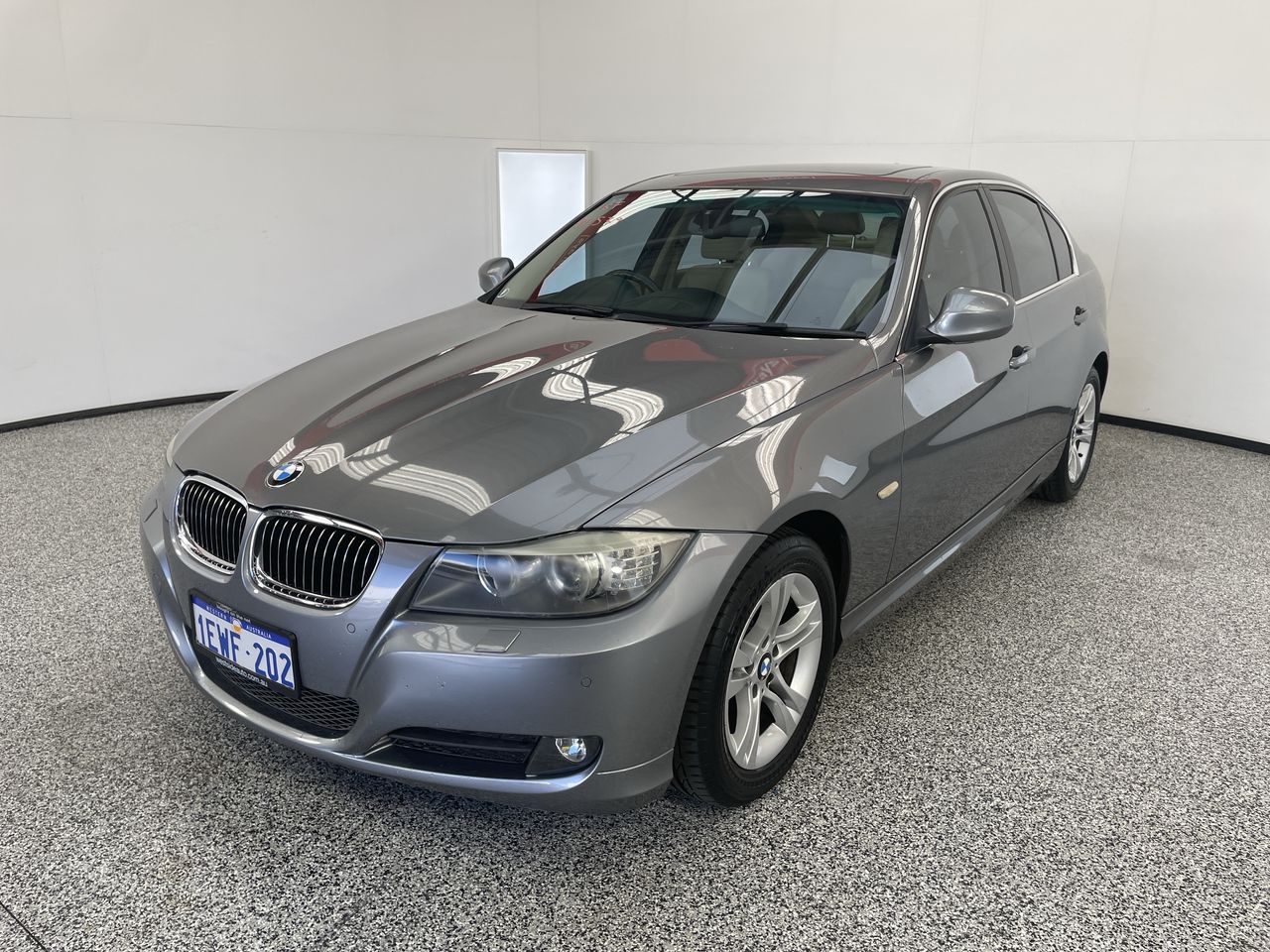 2009 BMW 3 Series 323i E90 Automatic Sedan