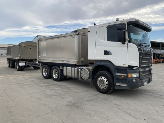 2016 Scania R560 6x4 Tipper Truck & 2014 HEDT-3 Super Dog Trailer Combo ...