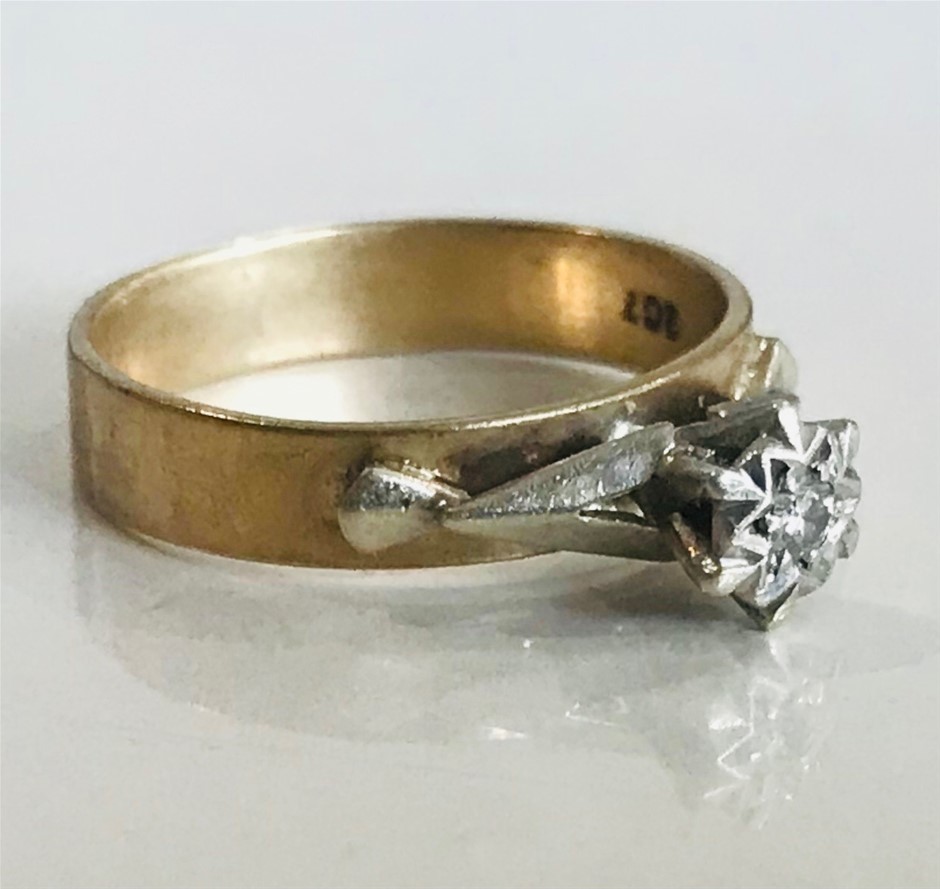 Vintage estate 9carat Diamond gold ring stamped 9ct Auction (0013 ...