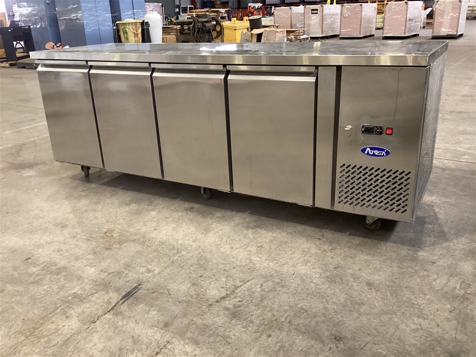 UNRESERVED - Catering & Warehouse Clearnce