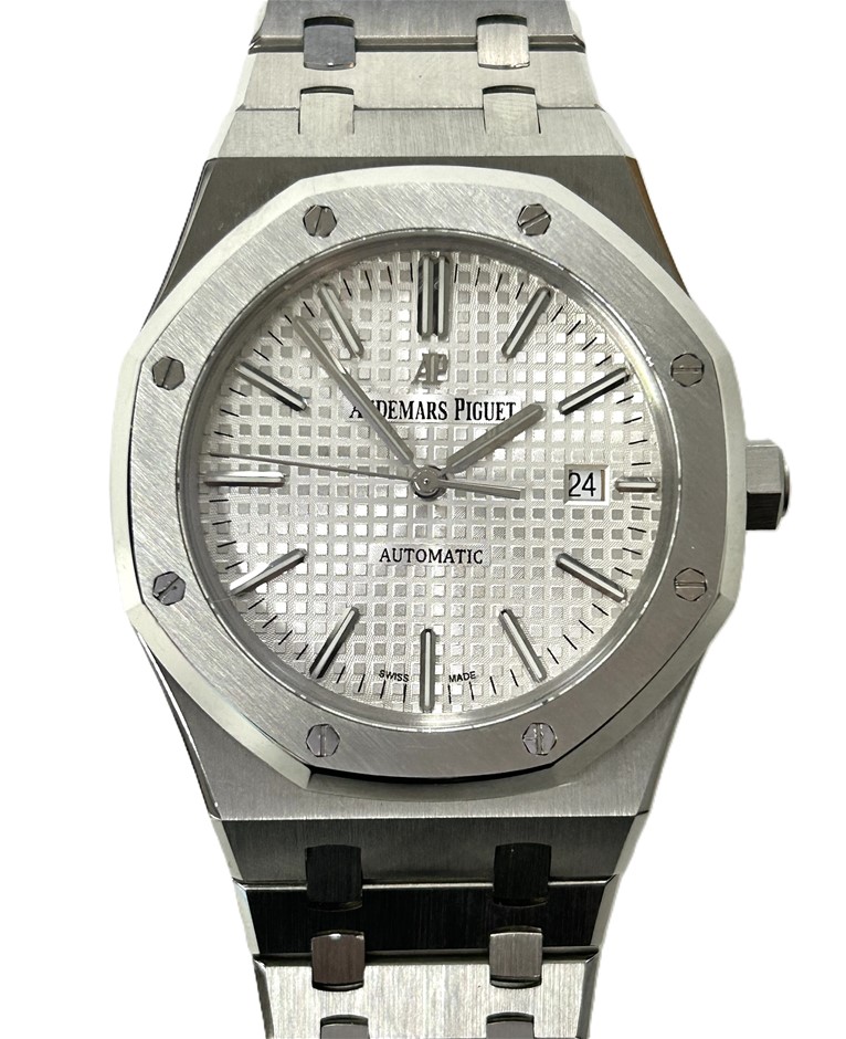 Massive Lux Pawnbroker Unredeemed Goods Auction - Watches