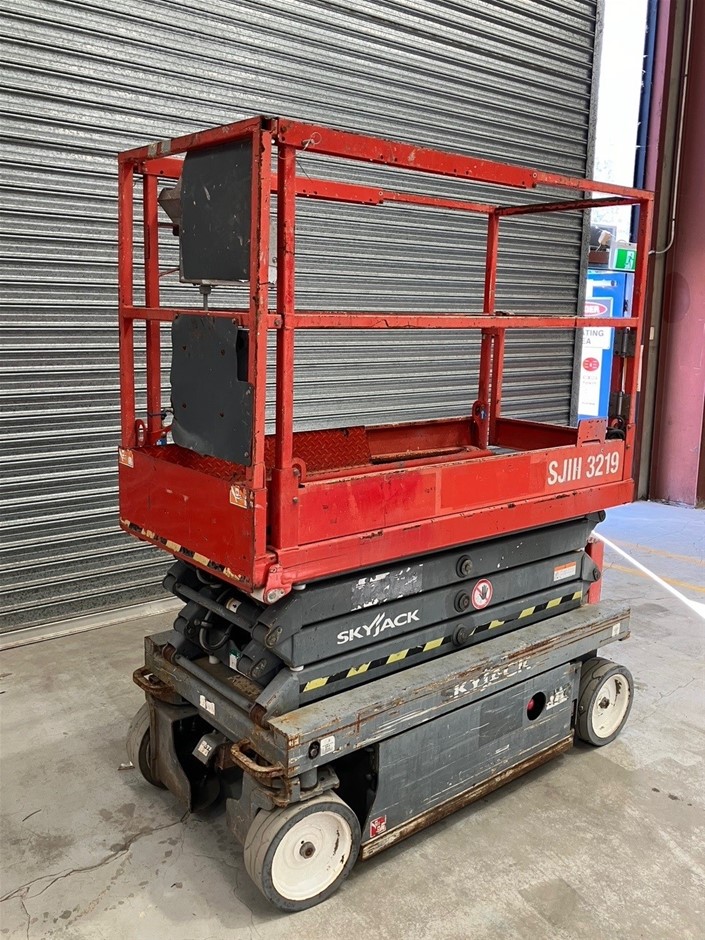 2014 Skyjack SJIII3219 Scissor Lift - 19ft (5.7m) - Electric Auction ...