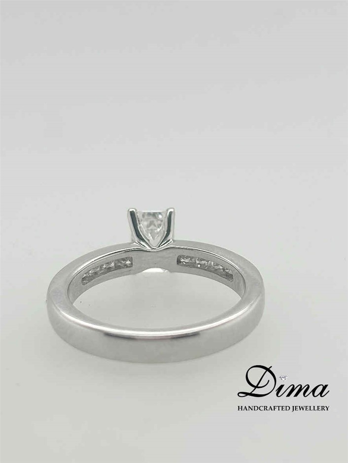 18ct White Gold Diamond Ring
