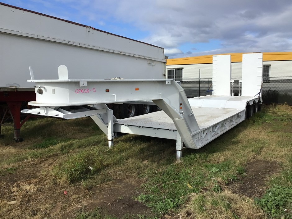2006 Hercules Tandem Tipper & 1984 Brentwood Trailer 