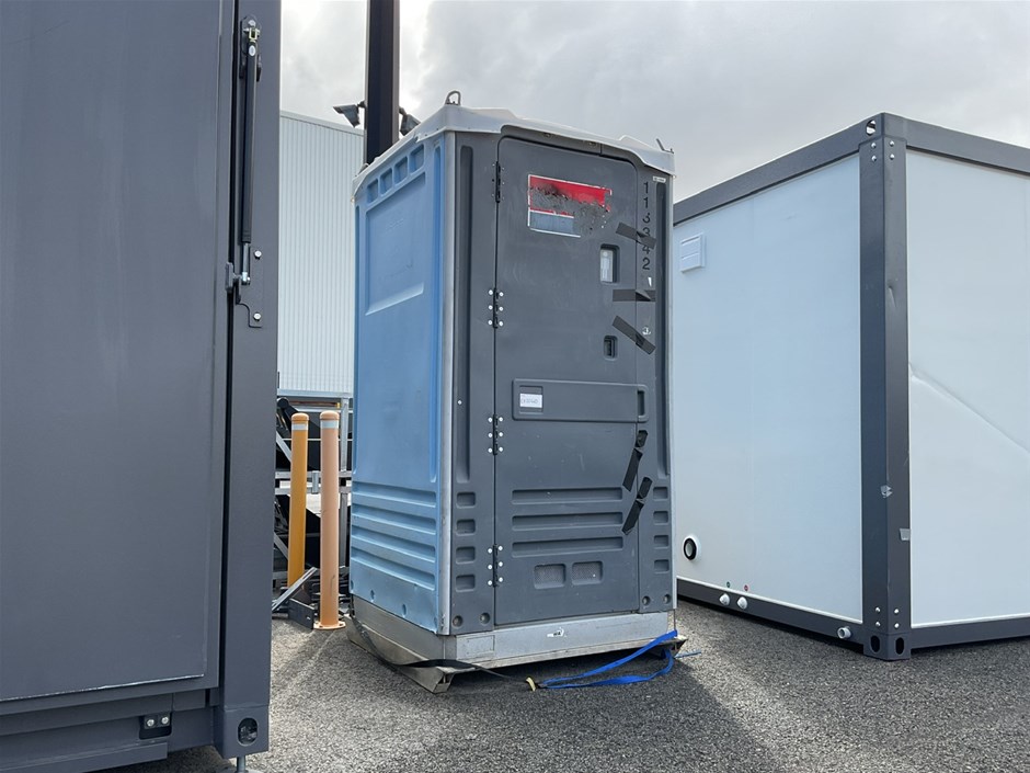 Merlin Approx 1080mm x 2180mm x 1110mm Transportable Ablution Block ...