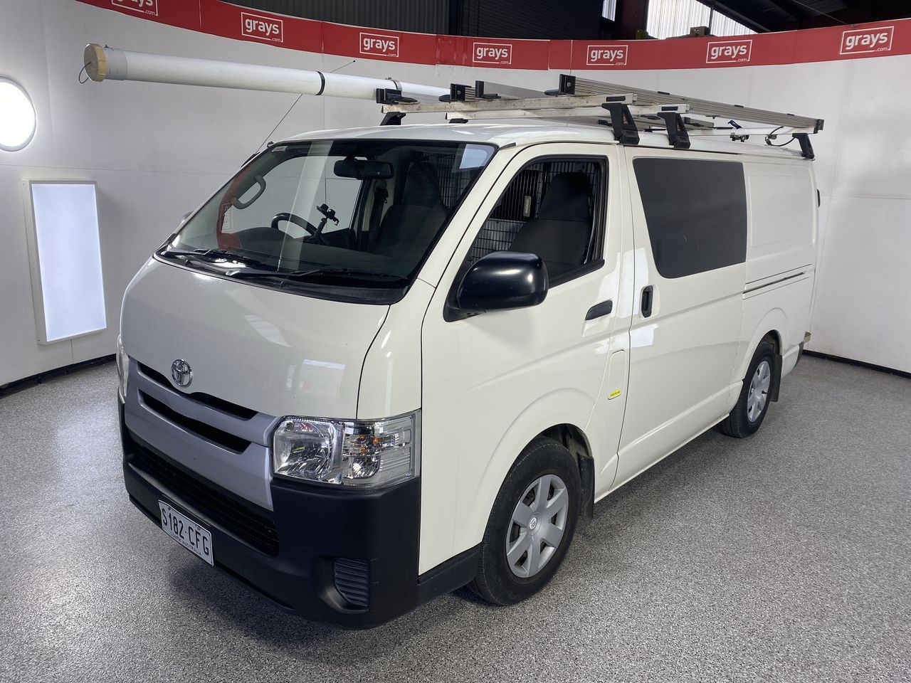2015 Toyota HiAce LWB KDH201R