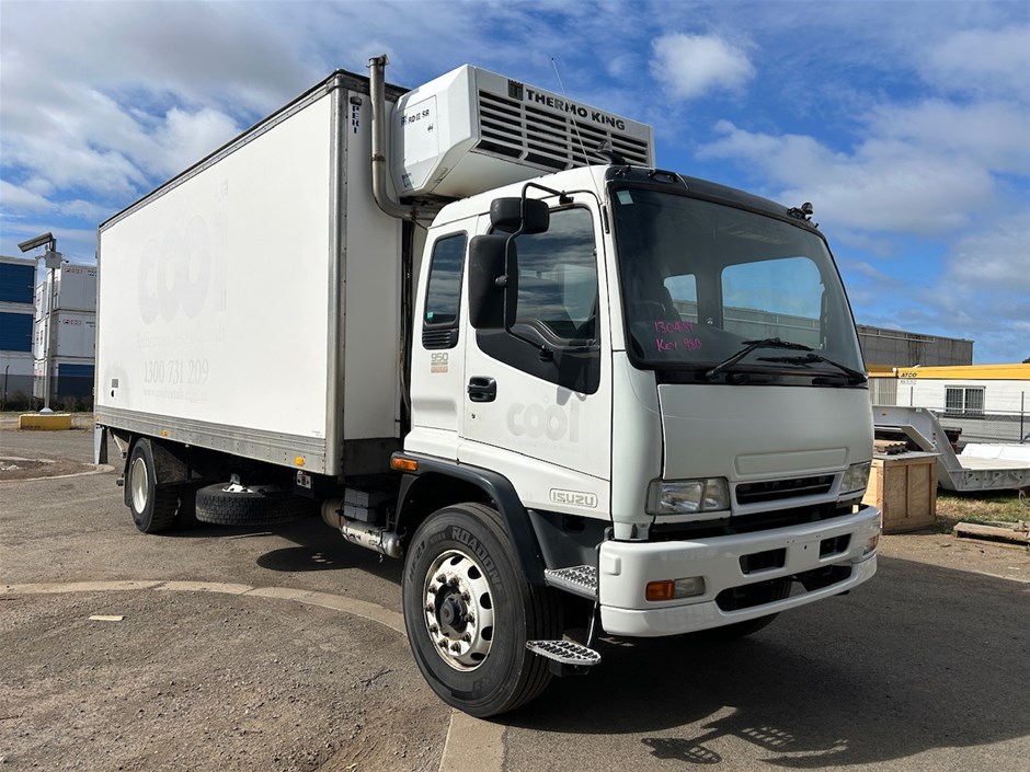 No Reserve: 2007 Isuzu FVD 950 Refrigerated Body Truck