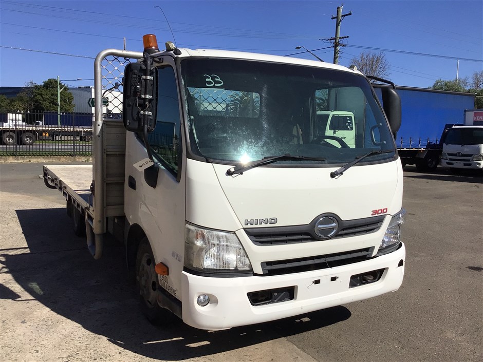 <p>2013 Hino  300 4 x 2 Tray Body Truck</p>