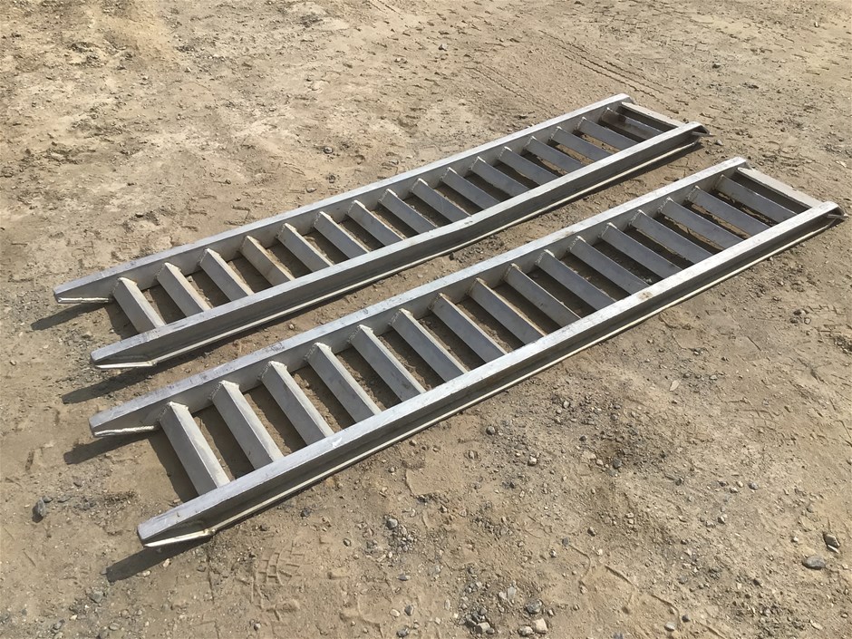 2 x Alloy Loading Ramps Auction (0660-7053608) | Grays Australia