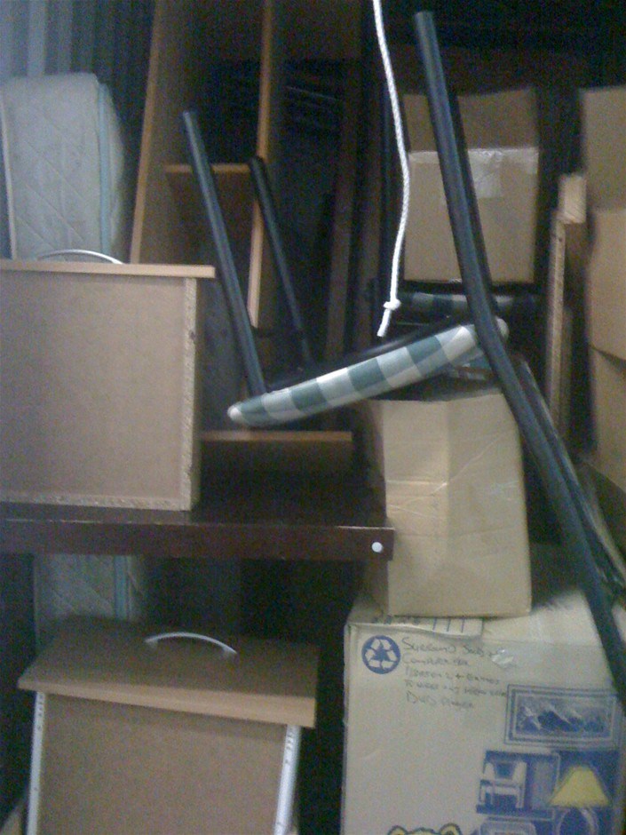 Full contents of overdue storage unit Auction (00013004437) Grays