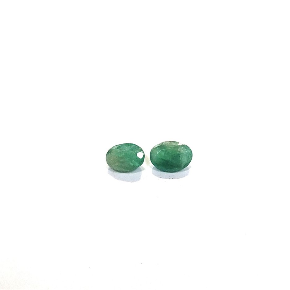 0.97 Ct - 2 Pcs Emerald