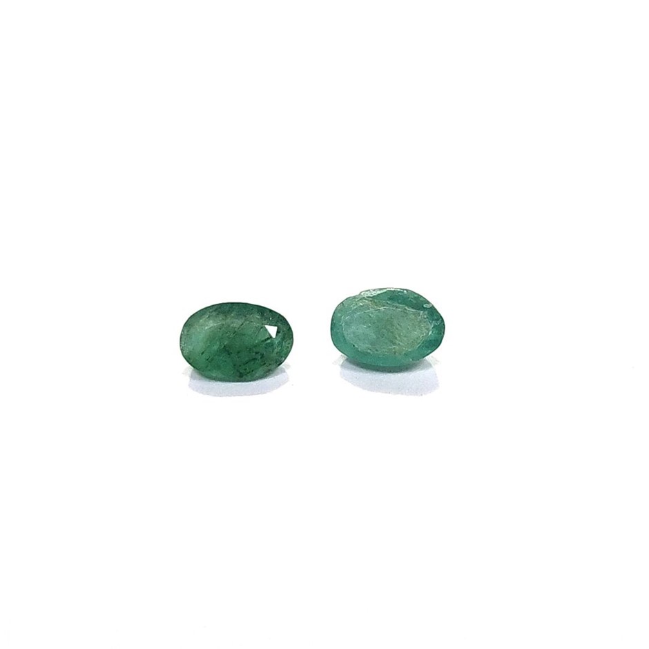 0.90 Ct - 2 Pcs Emerald