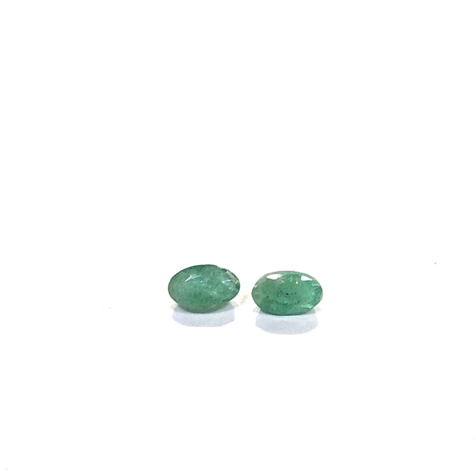 0.55 Ct - 2 Pcs Emerald