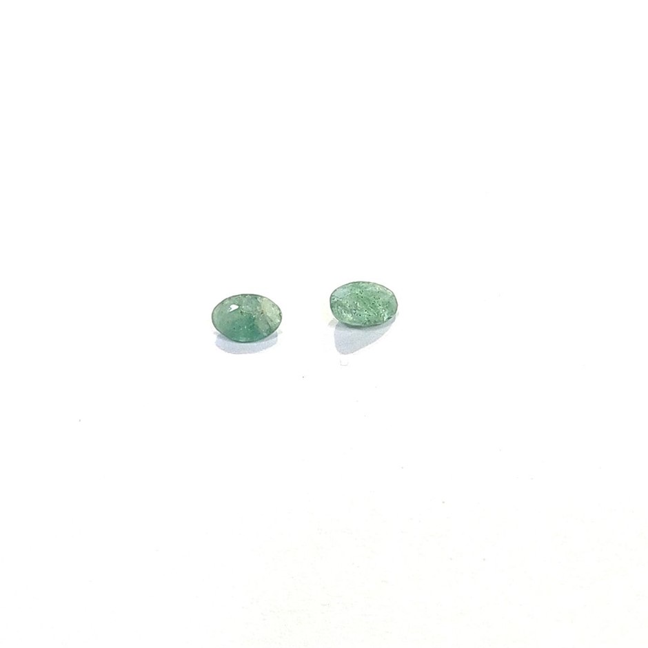 0.62 Ct - 2 Pcs Emerald