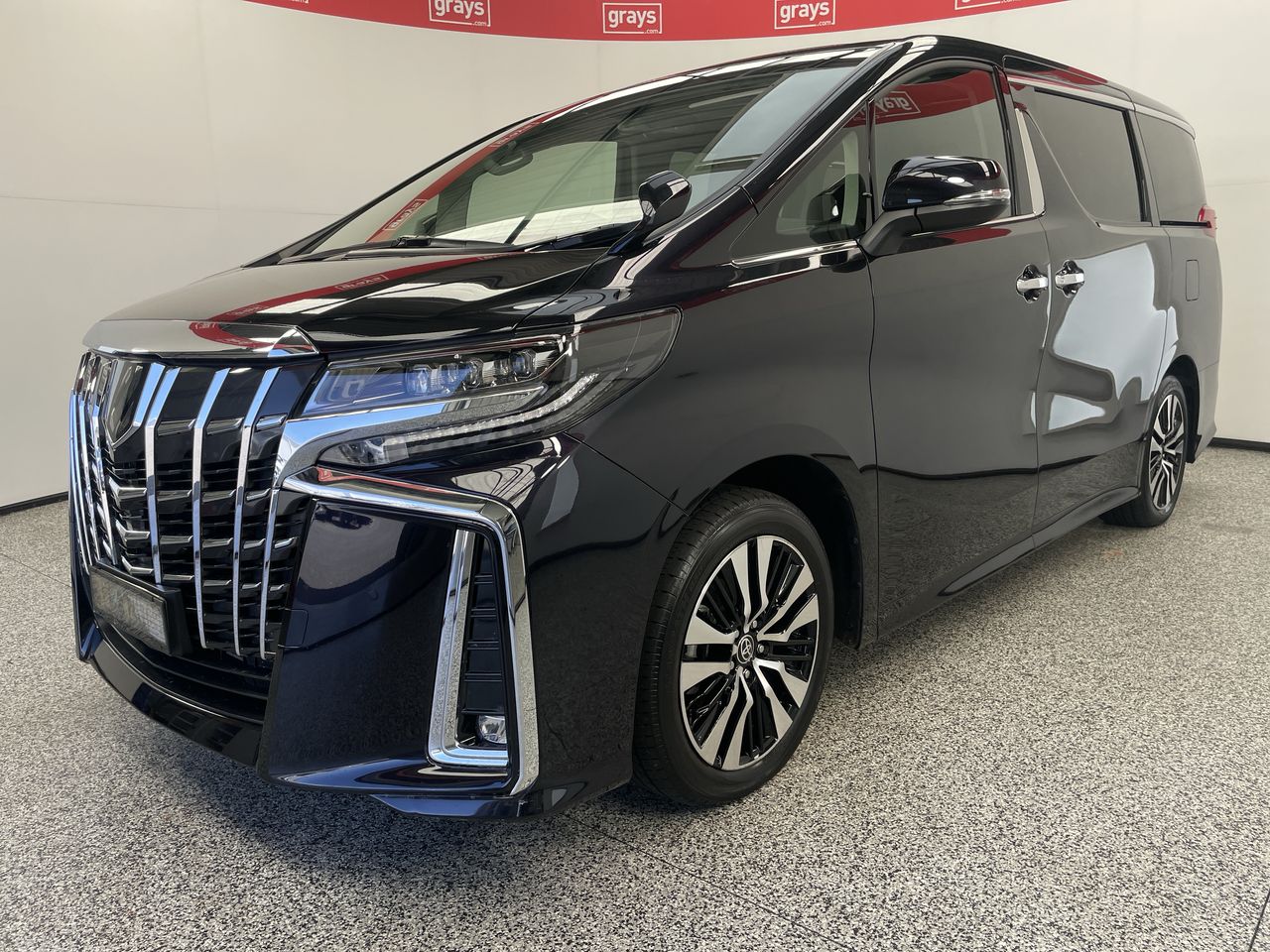 'Liquidation' 2022 Toyota Alphard Auto 7 Seats People Mover