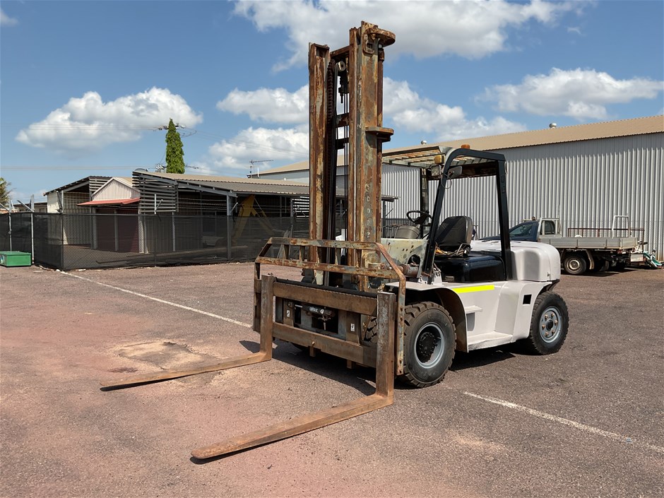 Hytsu 7T  Forklift