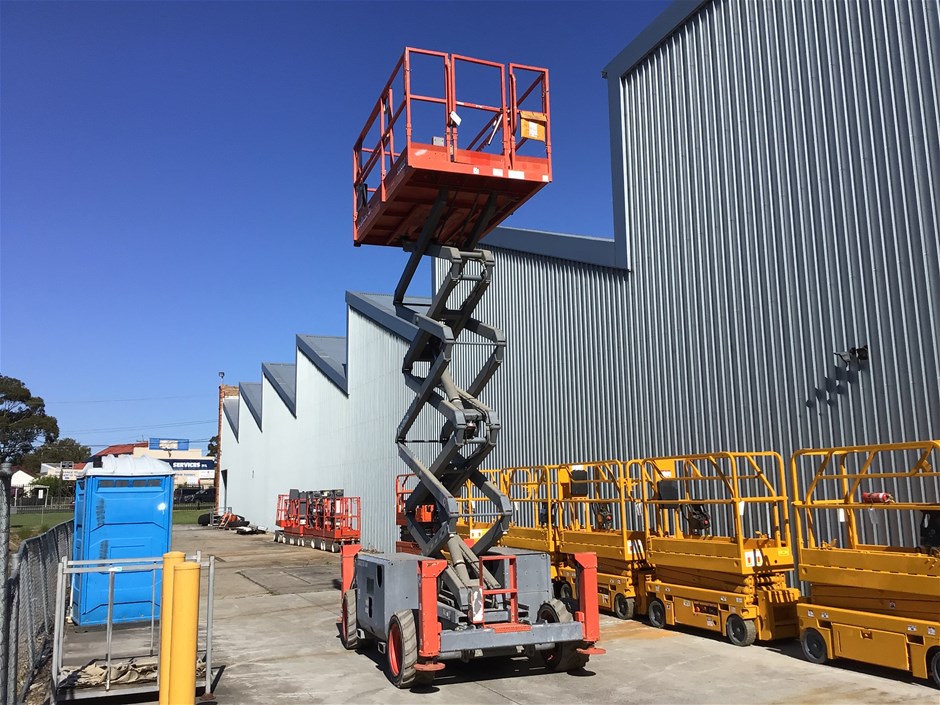 <p>2015 Skyjack  SJ6833RT Scissor Lift</p>