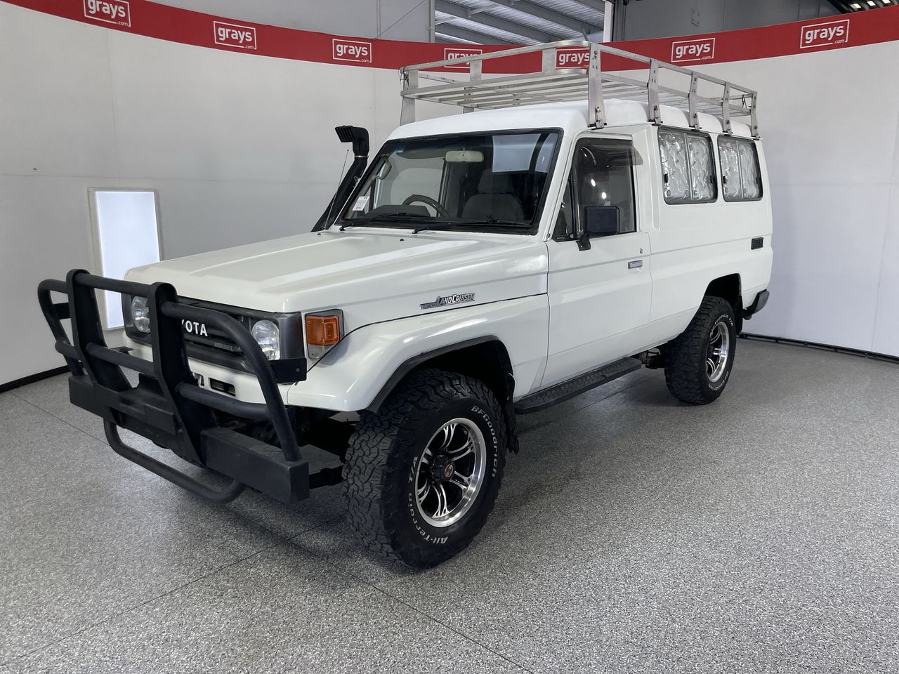 1990 Toyota LANDCRUISER Troop Carrier Wagon 